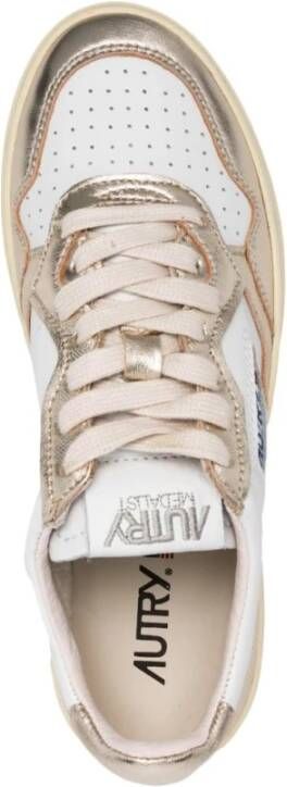 Autry Geveterde logo patch sneakers White Dames