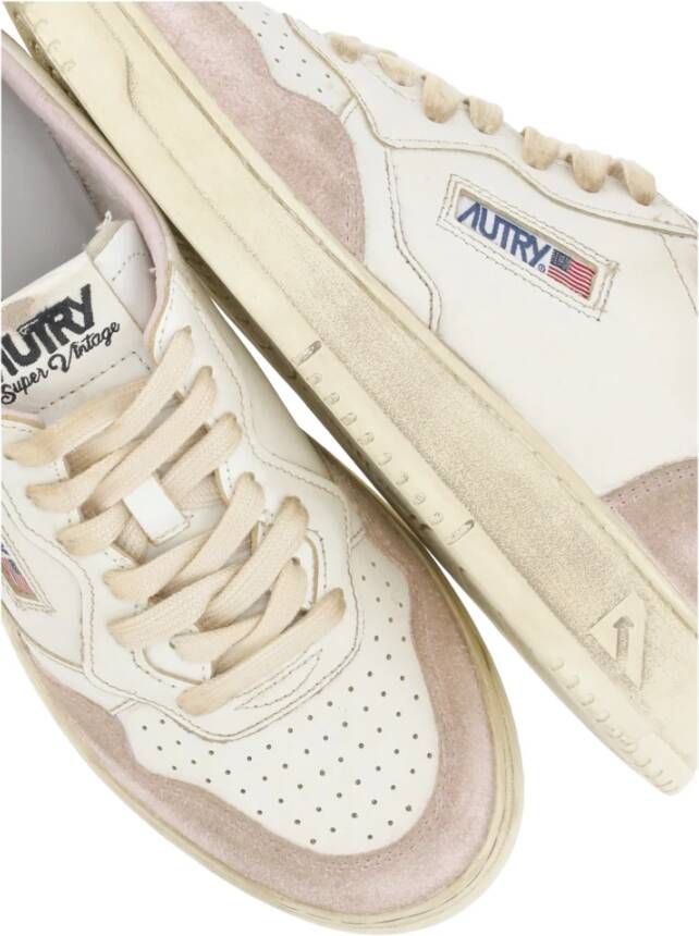 Autry Ivoor Leren Sneakers met Logodetails Beige Dames