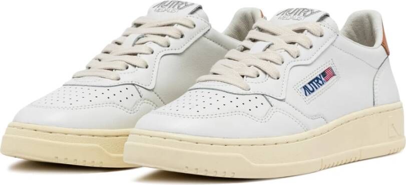 Autry Klassieke Witte Sportieve Platte Schoenen White Dames