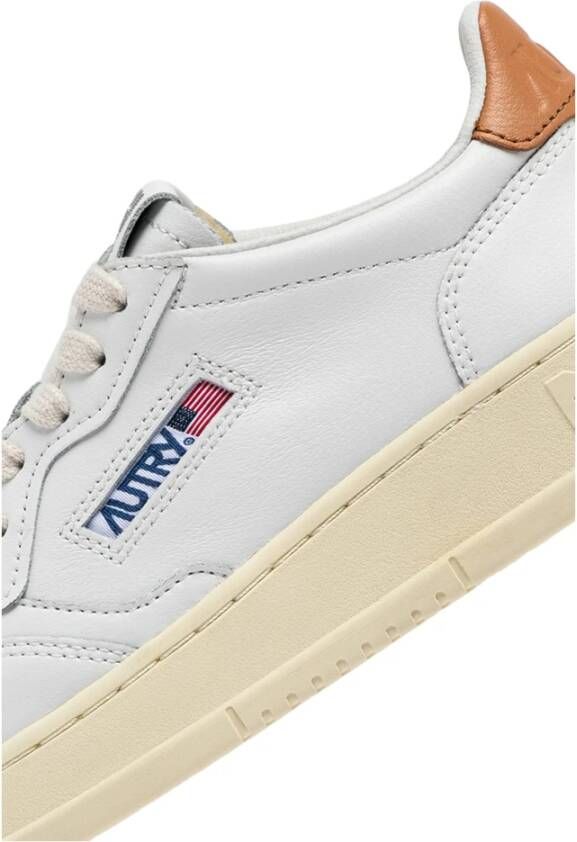 Autry Klassieke Witte Sportieve Platte Schoenen White Dames