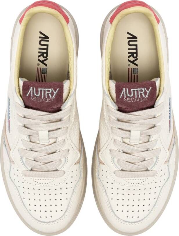 Autry Klassieke Witte Sportieve Platte Schoenen White Heren