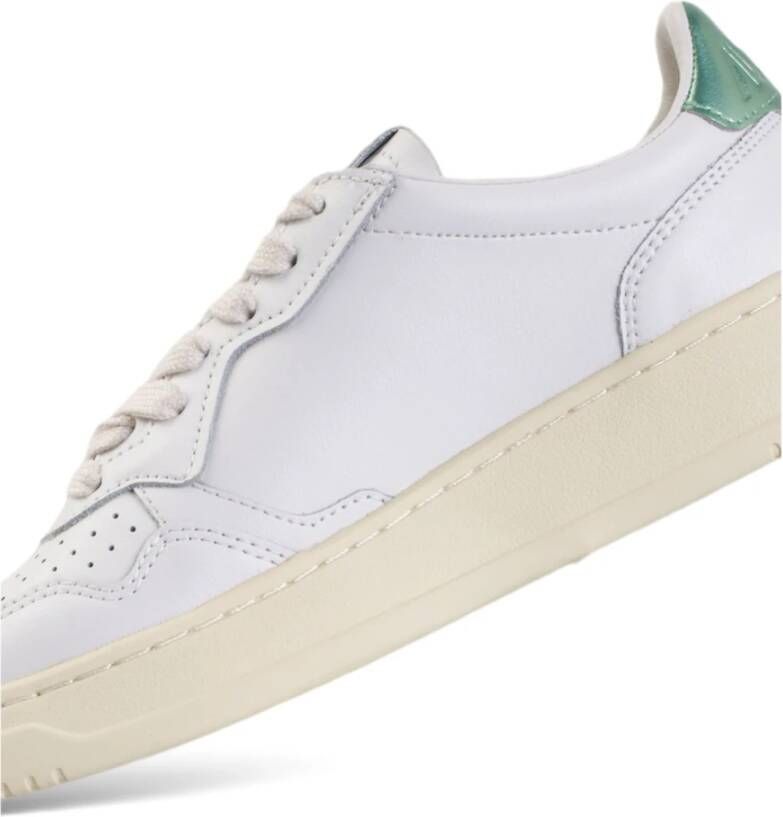 Autry Lage groene tab-schoenen in wit pastelgroen White Dames