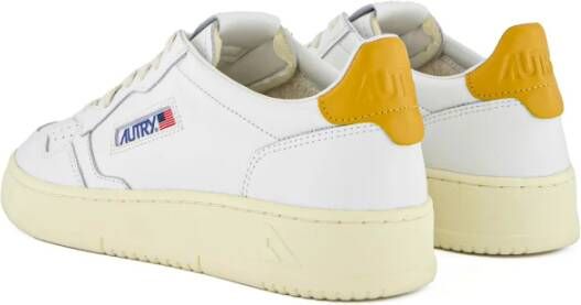 Autry Lage Leren Sneakers Gele Inzet White Heren