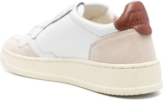 Autry Lage Medalist Sneaker in Beige Bruin White Dames