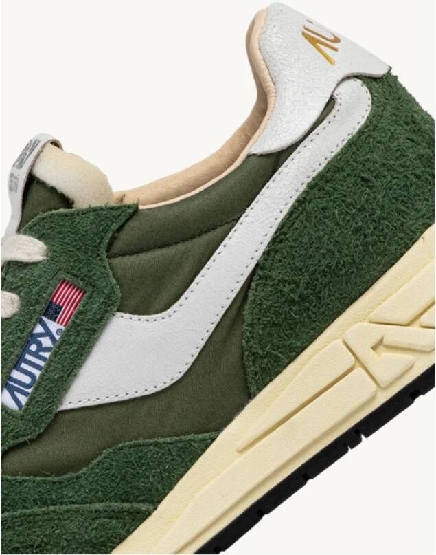 Autry Lage Sneakers in Militaire Stijl van Nylon en Suède Green Heren