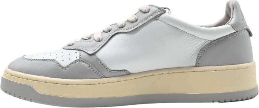 Autry Lage Witte Leren Sneakers Gray Dames