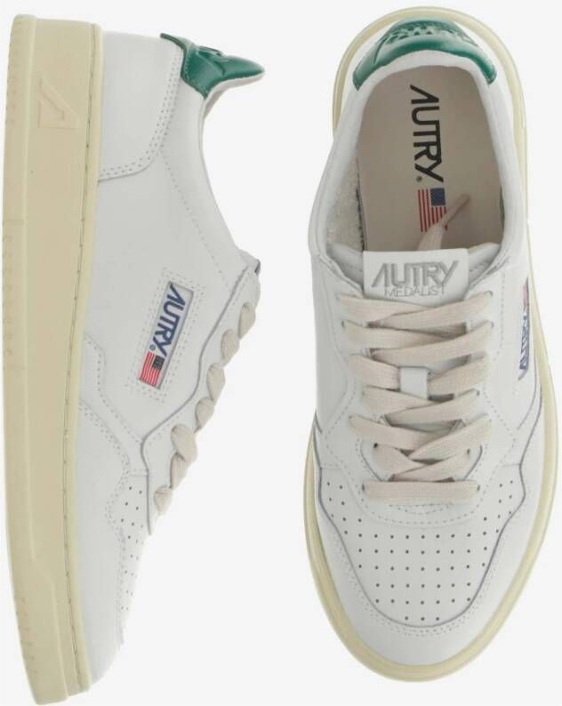 Autry Leren sneakers met logo details Beige Dames