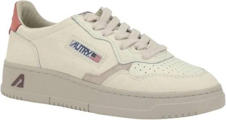 Autry Logo Geperforeerde Leren Sneakers Casual Ontwerp Beige Dames