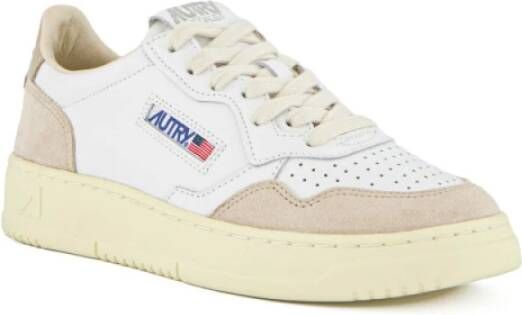 Autry Medalist Low Wit Beige Sneakers White Unisex