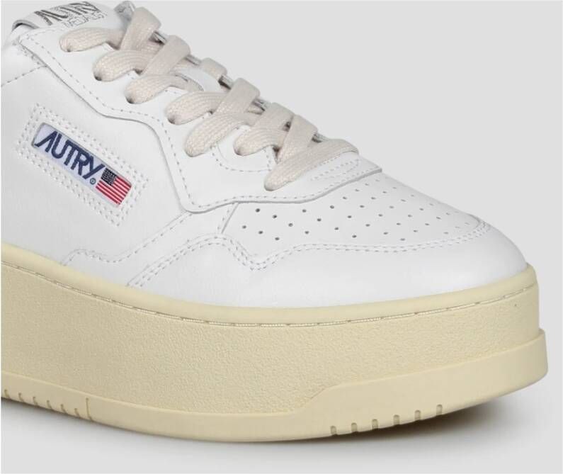 Autry Platform Sneakers in Koeienhuid Leer White Dames