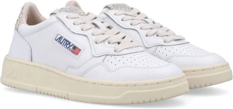 Autry Slangenhuid Sneakers met Multi-Layer Inzetstukken White Dames