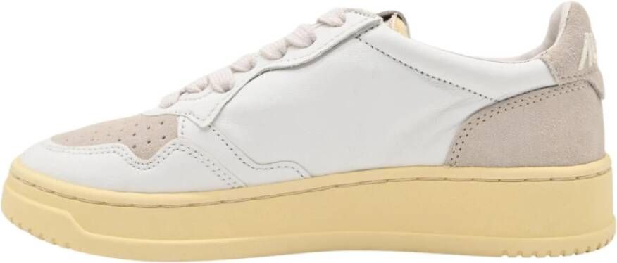 Autry Sneakers in Suède Leer Wit Zand White Dames