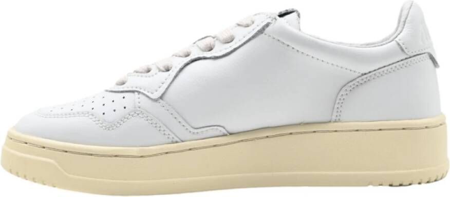 Autry Sneakers in wit leer laag model White Dames