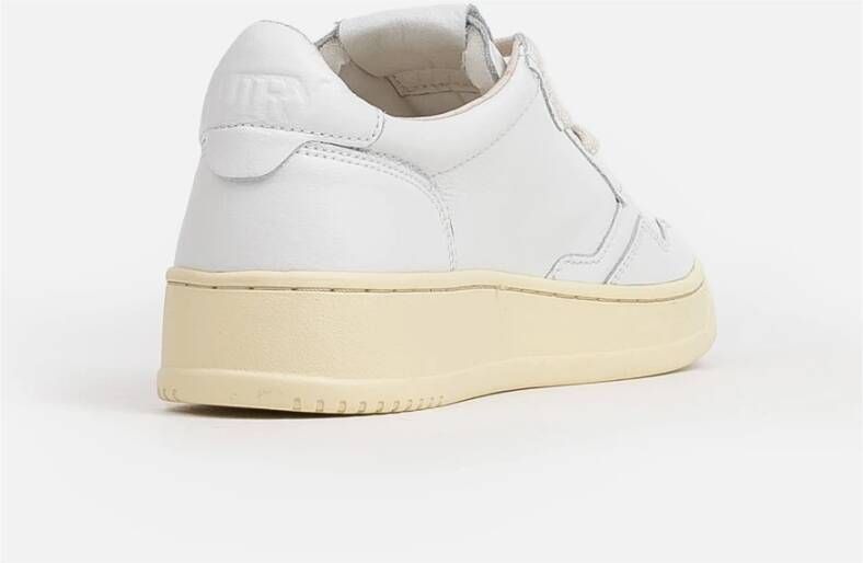 Autry Witte Sneakers met Geschilderde Zool Wit Dames