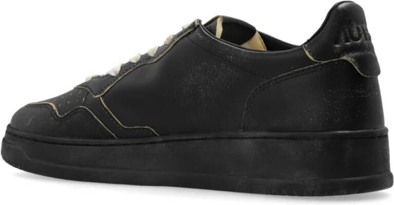 Autry Sport Schoenen Supvin Low Black Heren