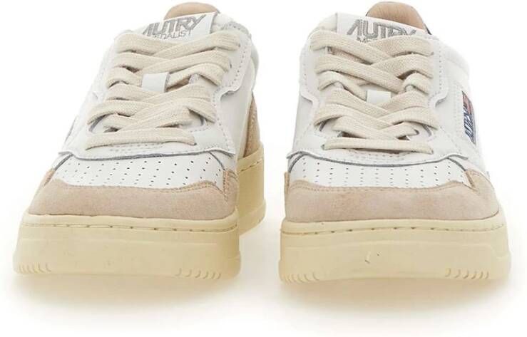 Autry Stijlvolle Sneakers voor Dagelijks Gebruik Beige Dames