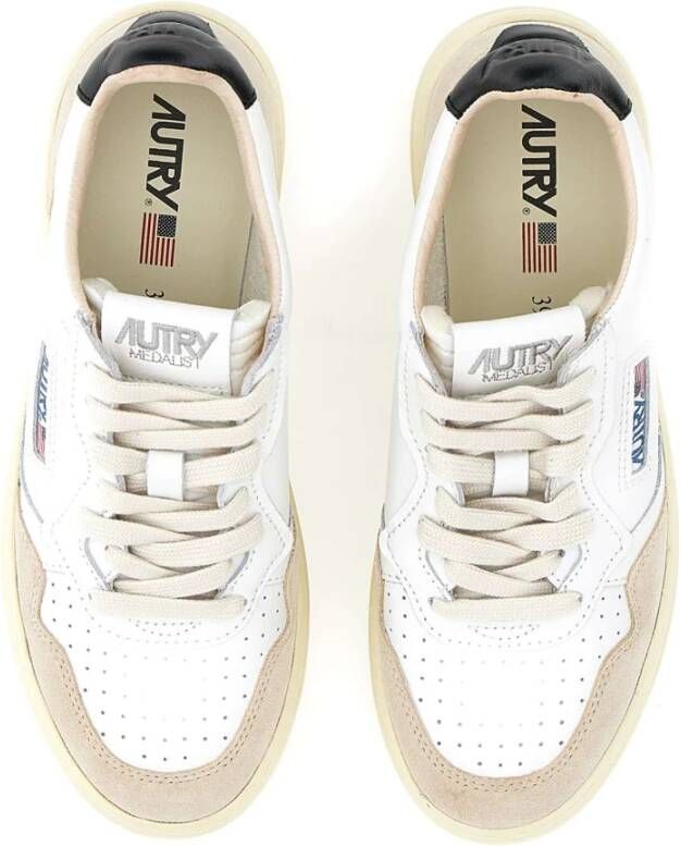 Autry Stijlvolle Sneakers voor Dagelijks Gebruik Beige Dames