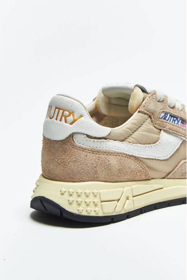 Autry Stijlvolle Sneakers voor Dagelijks Gebruik Beige Dames