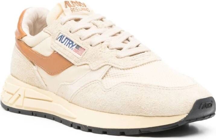 Autry Stijlvolle Sneakers voor Dagelijks Gebruik Beige Dames