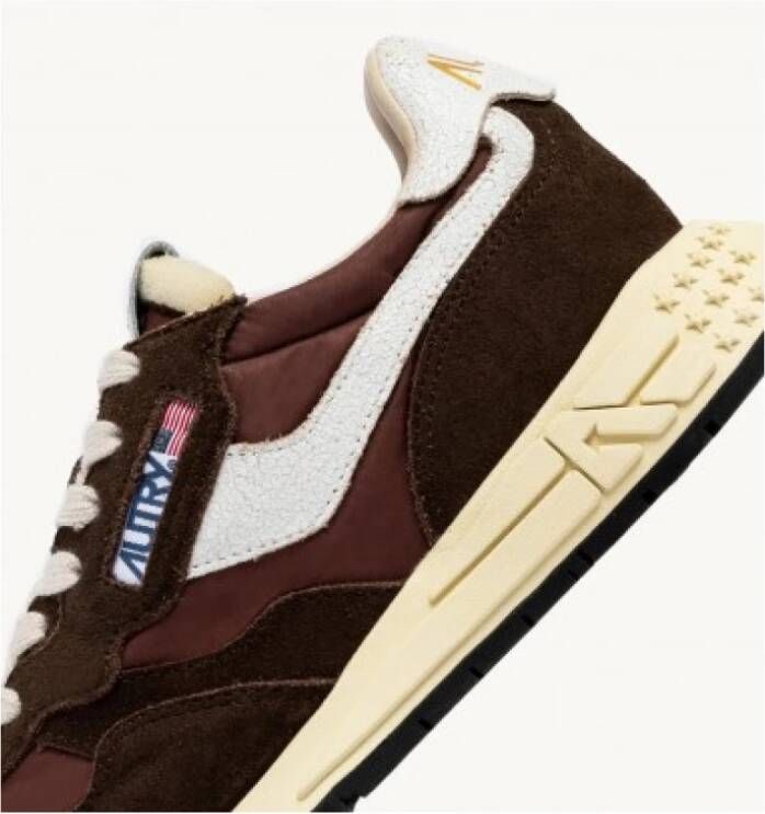 Autry Urban stijl sneakers met gebarsten leer Brown Dames