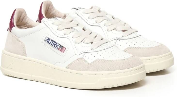 Autry Witte Beige Sneakers Geperforeerde Neus White Dames