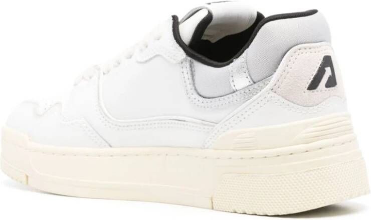 Autry Witte Chunky Sole Sneakers met Logo Patch White Dames