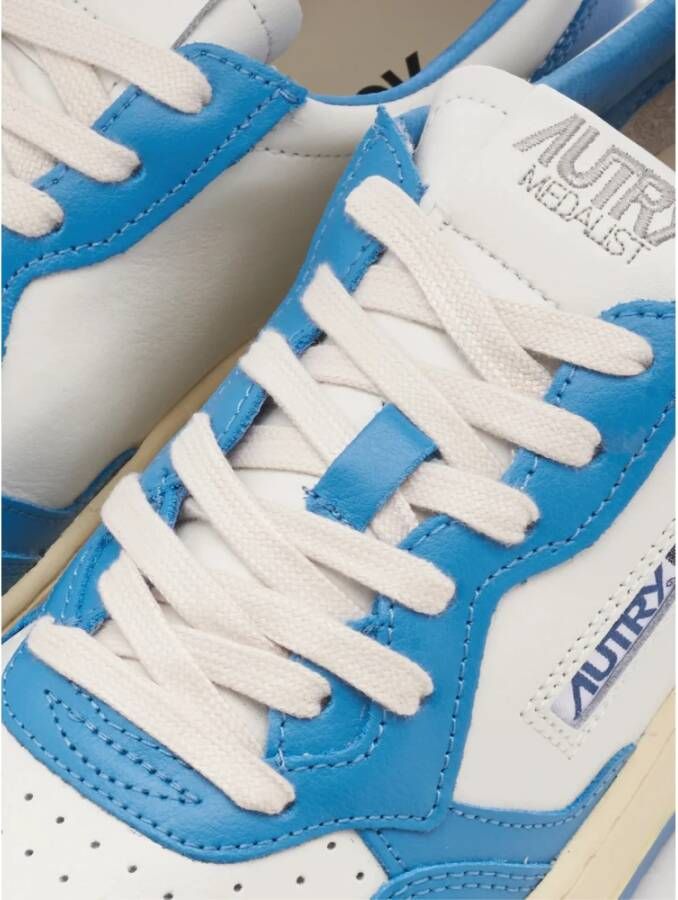 Autry Witte Lage Sneakers Logo Rubberen Zool Blue Heren