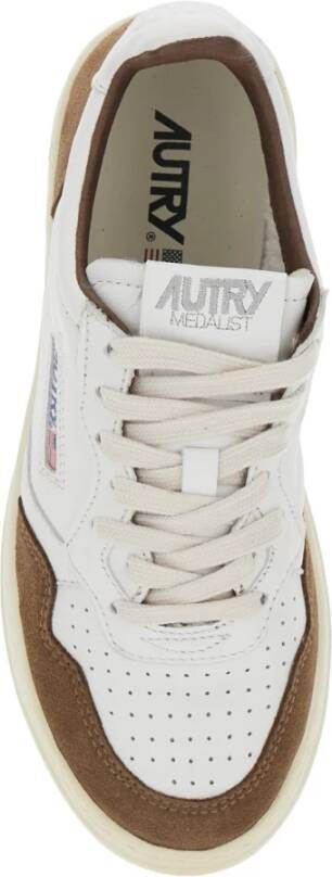 Autry Witte lage sneakers met logodetail White Dames