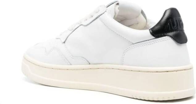 Autry Witte Leren Sneaker met Zwarte Hiel Detail White Dames