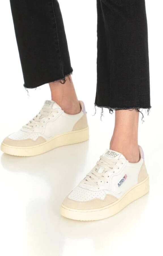 Autry Witte Leren Sneakers met Contrasterende Details White Dames