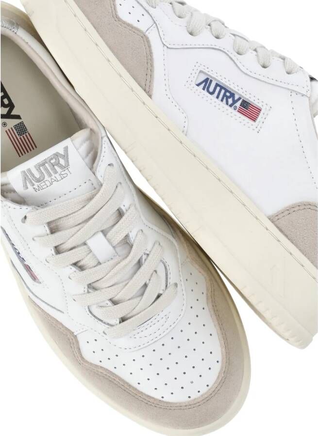 Autry Witte Leren Sneakers met Contrasterende Details White Dames