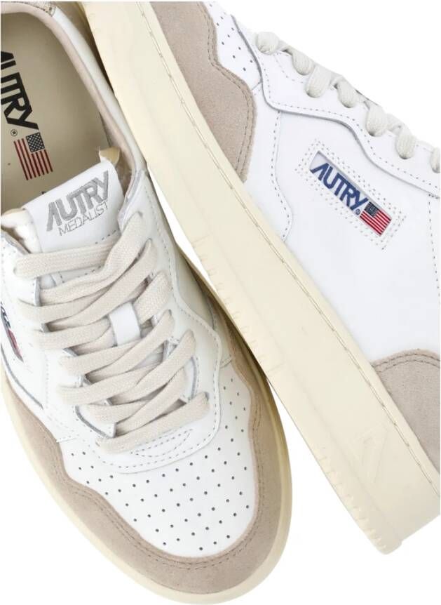 Autry Witte Leren Sneakers met Contrasterende Details White Dames