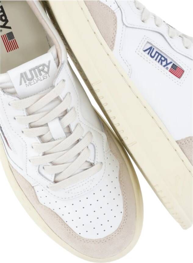 Autry Witte Leren Sneakers met Contrasterende Details White Dames