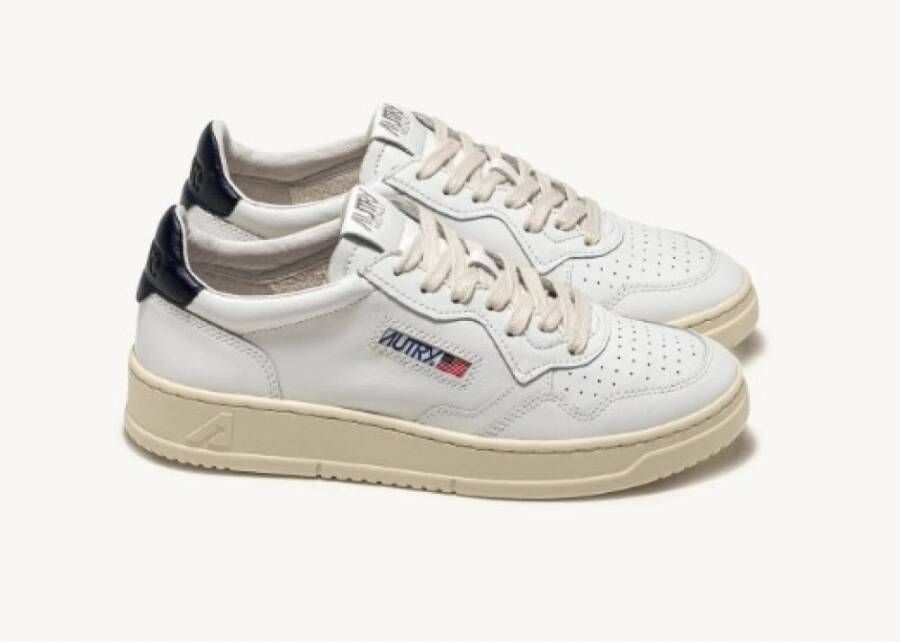 Autry Witte Leren Sneakers met Donkerblauwe Hiel White Heren