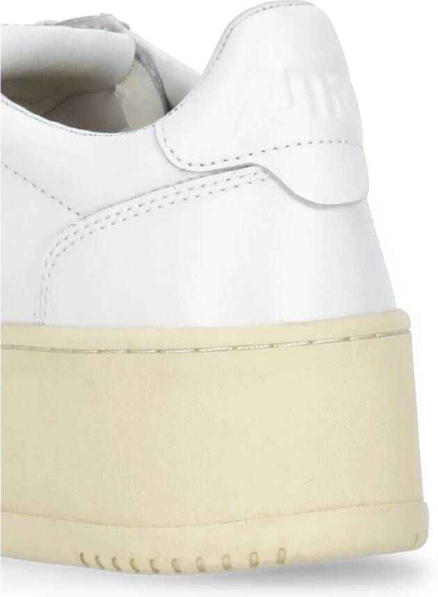 Autry Witte Leren Sneakers met Geperforeerde Details White Dames