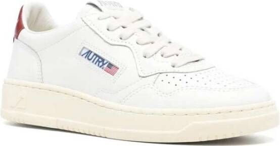 Autry Witte Leren Sneakers met Geperforeerde Details White Dames