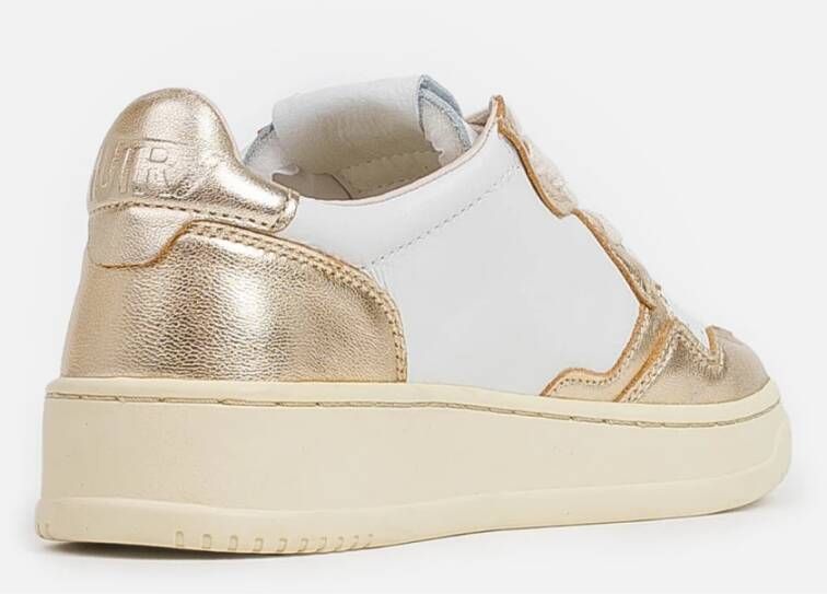 Autry Witte Leren Sneakers met Gouden Details White Dames