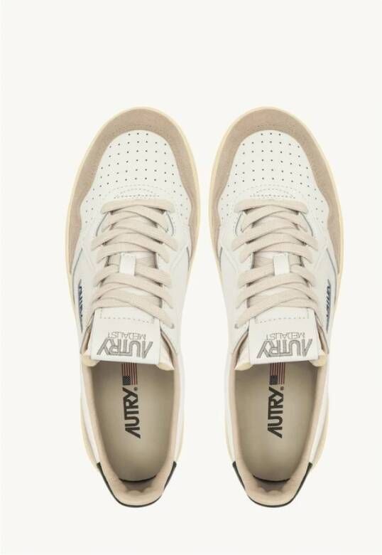 Autry Witte leren sneakers met groene hiel geïnspireerd op jaren 80 design White Heren