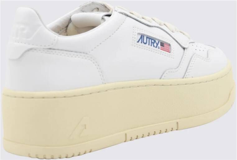 Autry Witte Leren Sneakers met Oversized Zool White Dames