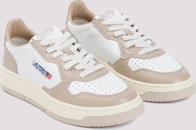 Autry Witte Leren Sneakers met Peperaccenten White Dames