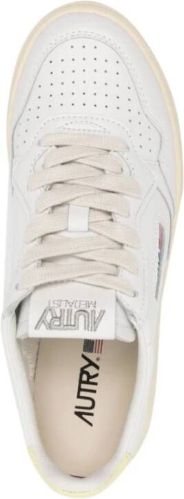 Autry Witte Sneakers Paneelontwerp Logopatch White Dames