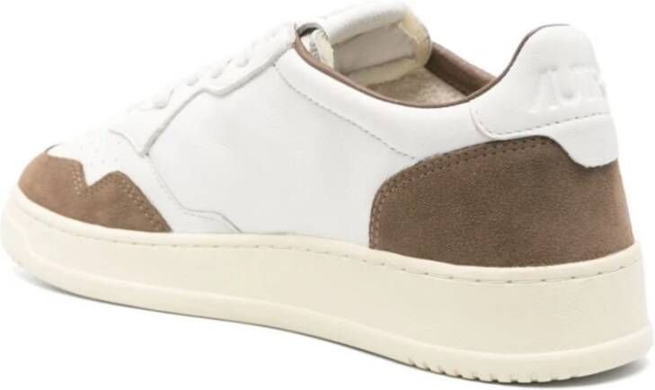 Autry Witte Sneakers Vetersluiting Gevulkaniseerde Zool Brown Heren