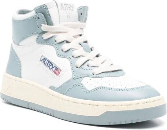 Autry Witte Veterschoenen met Geperforeerde Neus Blue Dames