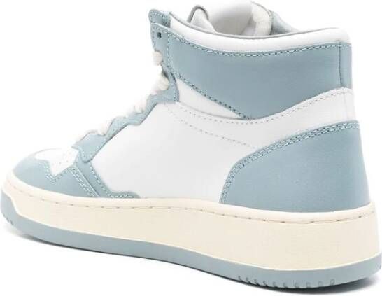 Autry Witte Veterschoenen met Geperforeerde Neus Blue Dames