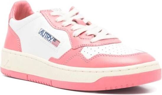 Autry Witte Veterschoenen met Geperforeerde Neus Pink Dames