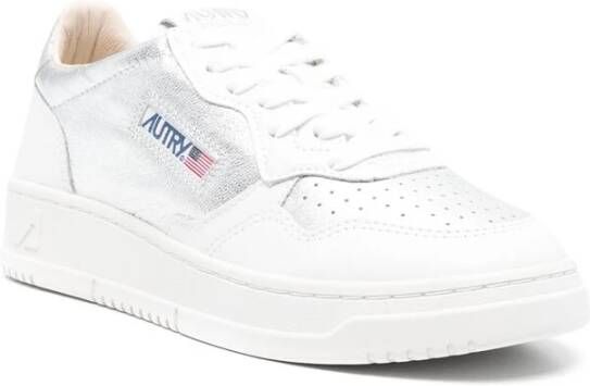 Autry Witte Veterschoenen met Geperforeerde Neus White Dames