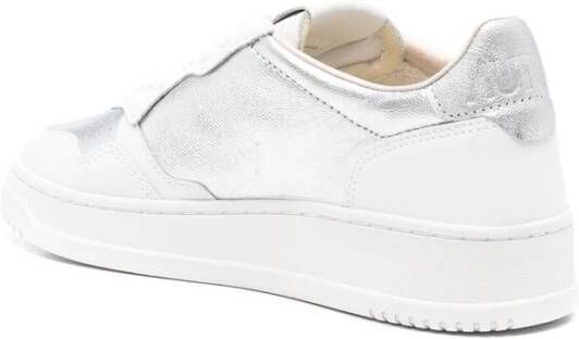 Autry Witte Veterschoenen met Geperforeerde Neus White Dames