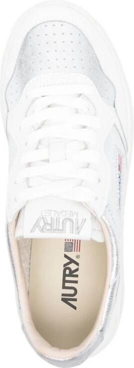 Autry Witte Veterschoenen met Geperforeerde Neus White Dames