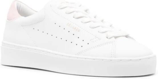 Axel Arigato Witte Court Sneakers met roze details White Dames