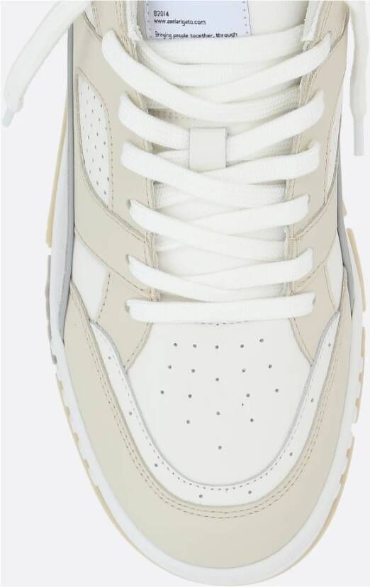 Axel Arigato Witte en beige lage sneakers Beige Heren